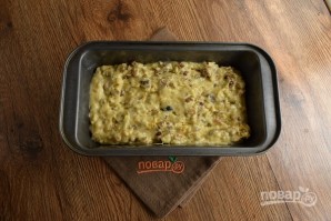 Кекс "Лакомка" с изюмом и орехами