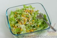 Зеленый салат с кукурузой и арахисом